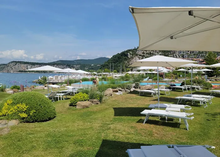 Portopiccolo Apartments With Garden And Beach Included