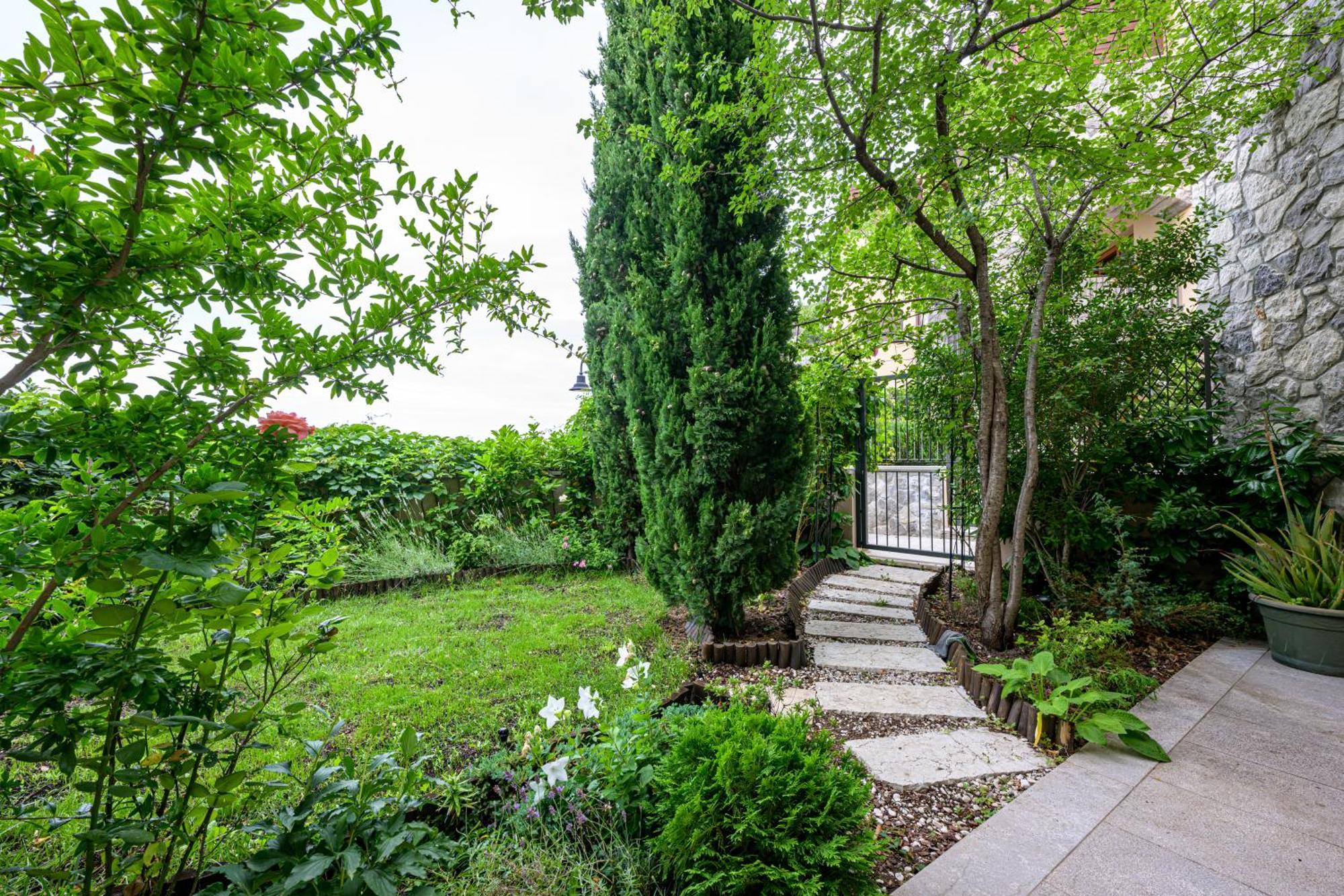 Apartment Portopiccolo With Garden And Included *
